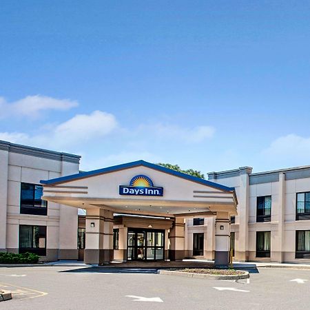 Days Inn By Wyndham Parsippany Exterior foto